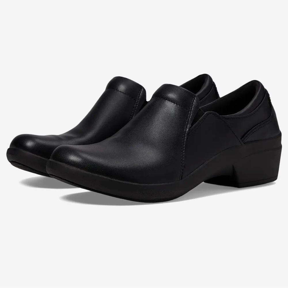 NEW IN BOX Clarks Slip Resistant Talene Pace Black Leather Loafers Size 9
